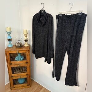 Soft & Cozy 2 Piece Knit Lounge Set. Color:Black & White/Grey. Size: L